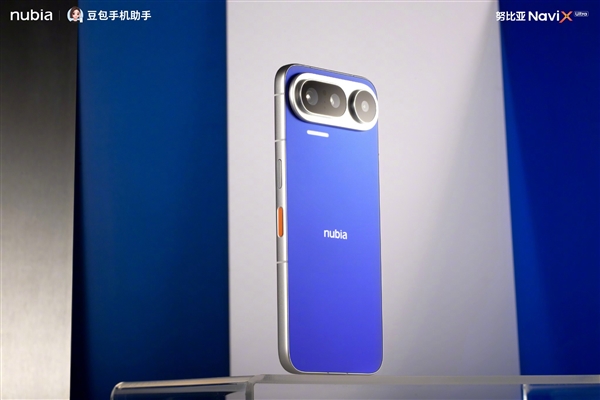 豆包手机二代下周发布!努比亚晒NaviX Ultra蓝境配色真机图