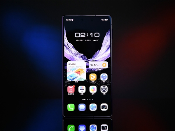 史上最完美的三折叠！华为Mate XT 2非凡大师上手
